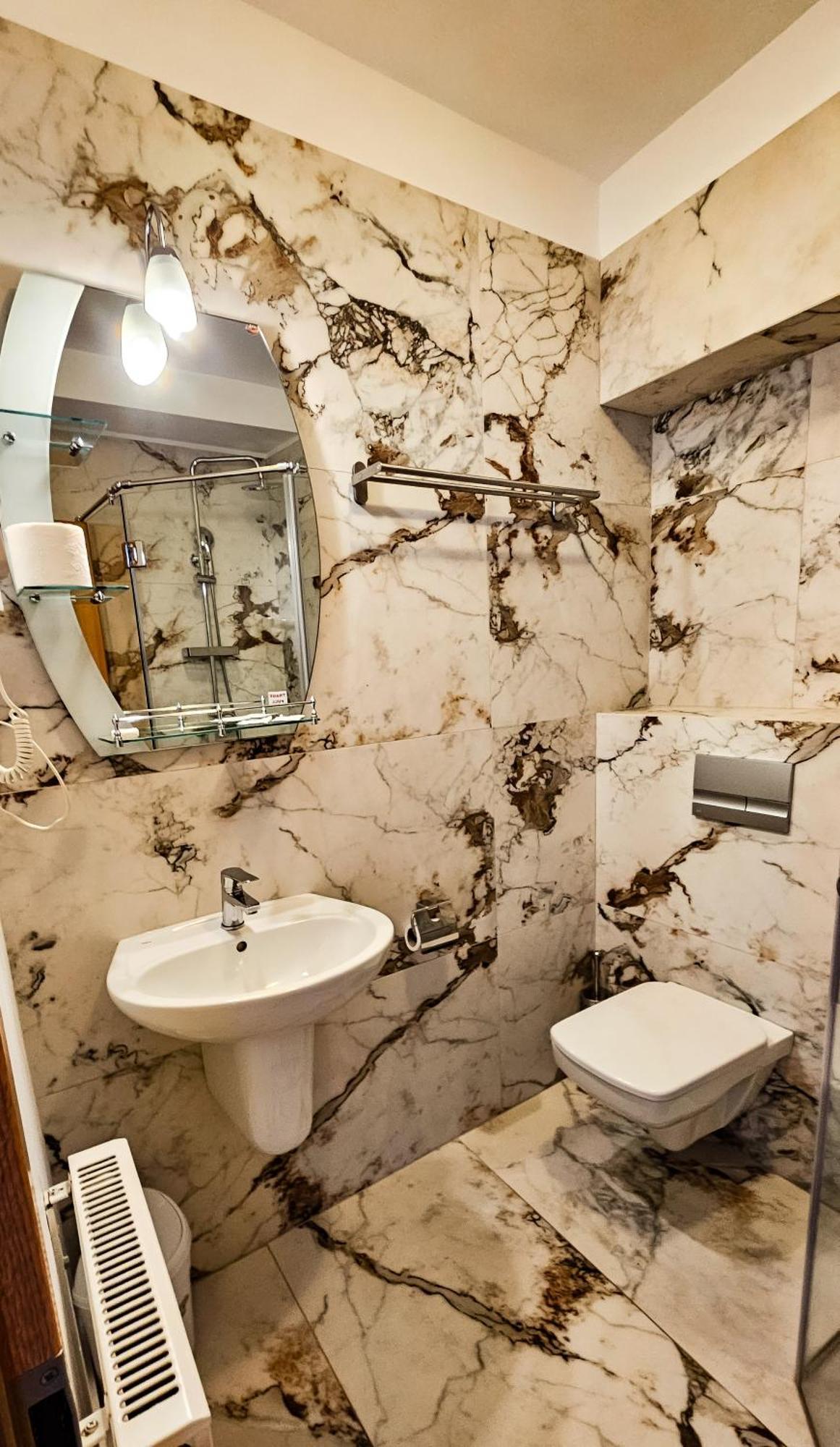 Hotel Eden Sibiu Ngoại thất bức ảnh