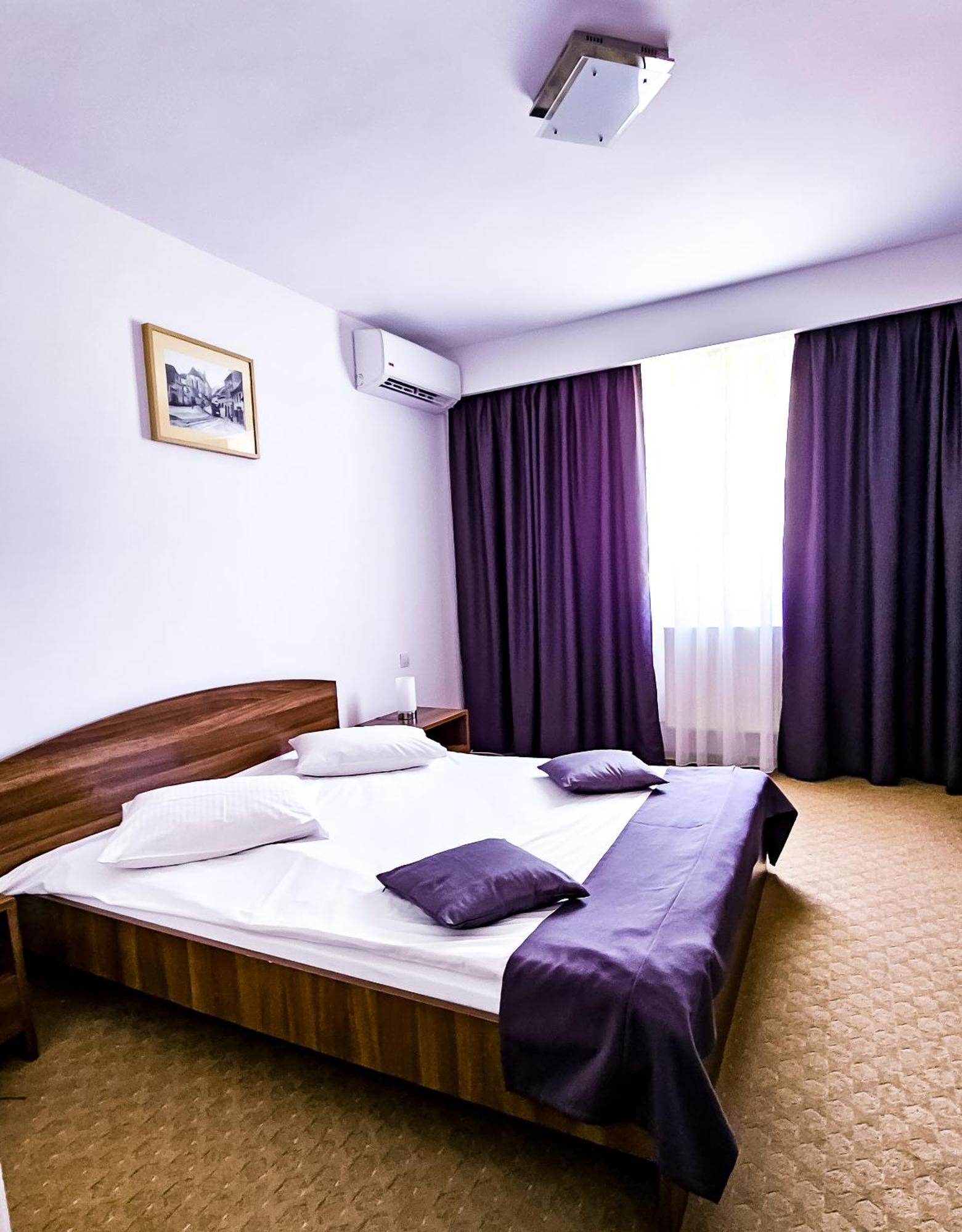 Hotel Eden Sibiu Ngoại thất bức ảnh