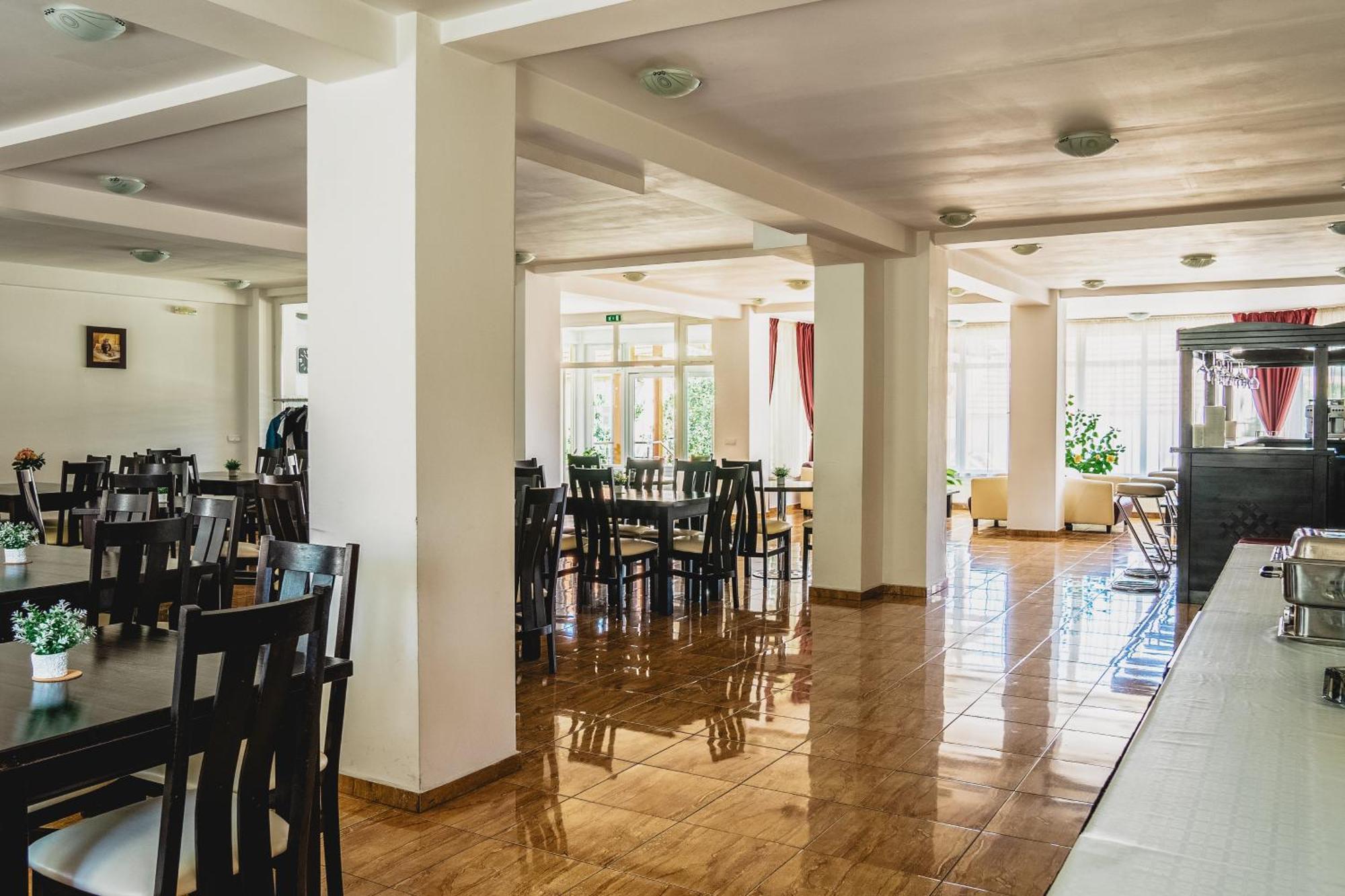 Hotel Eden Sibiu Ngoại thất bức ảnh