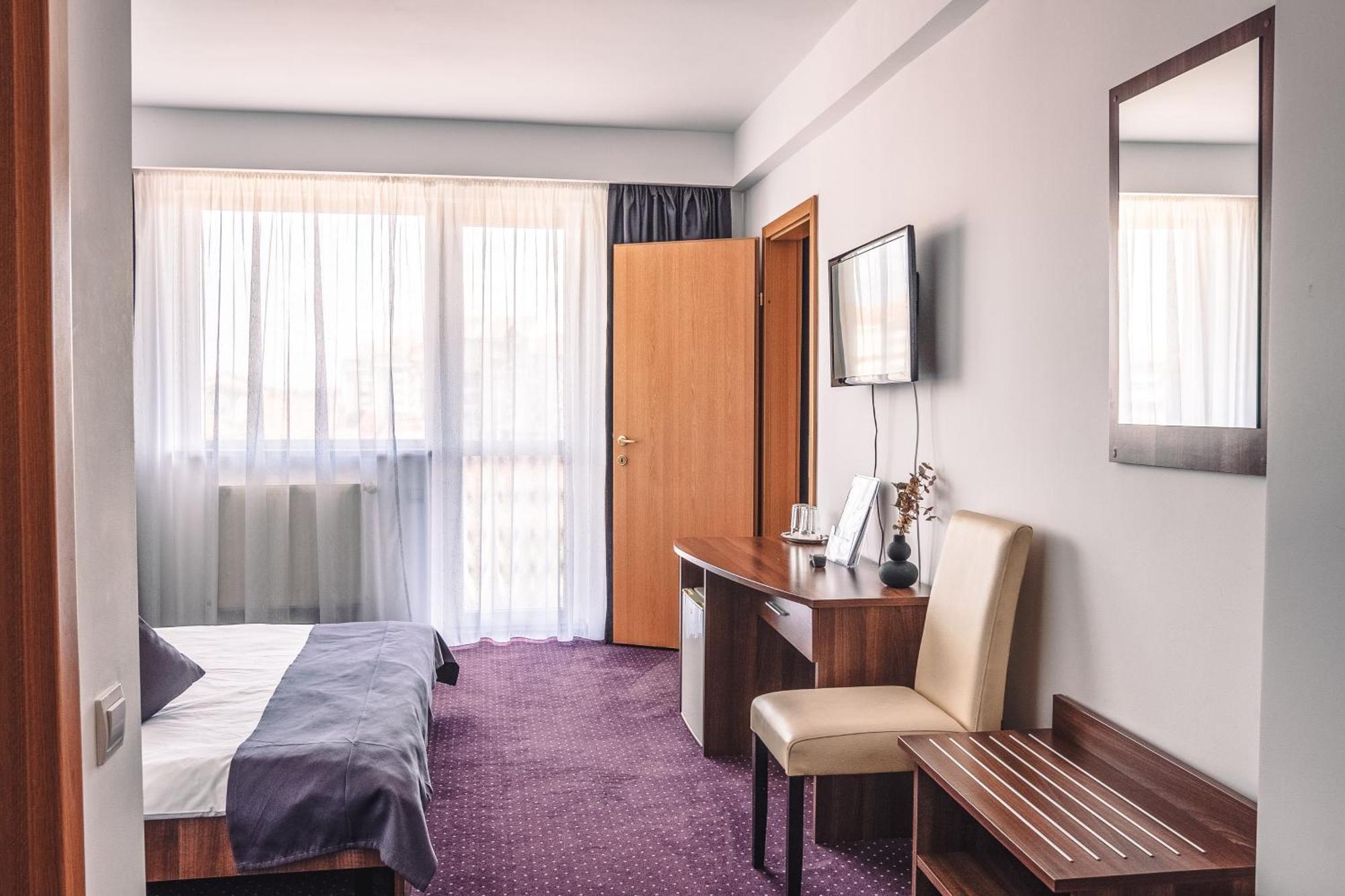 Hotel Eden Sibiu Ngoại thất bức ảnh