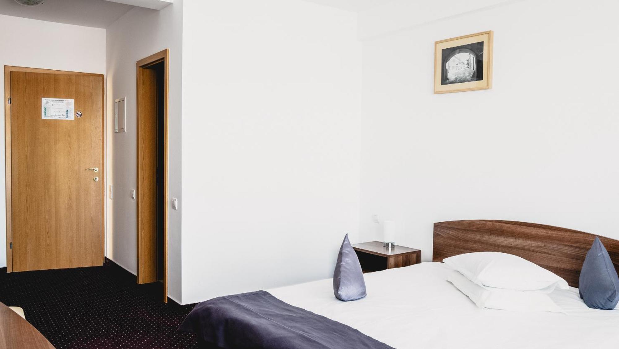 Hotel Eden Sibiu Ngoại thất bức ảnh