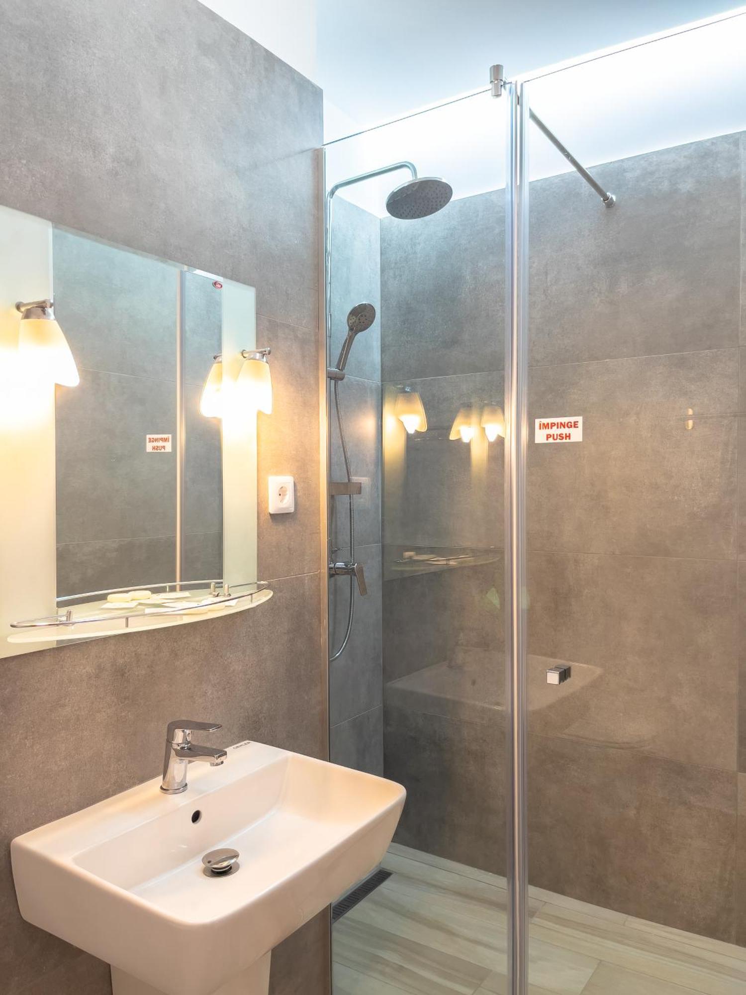 Hotel Eden Sibiu Ngoại thất bức ảnh