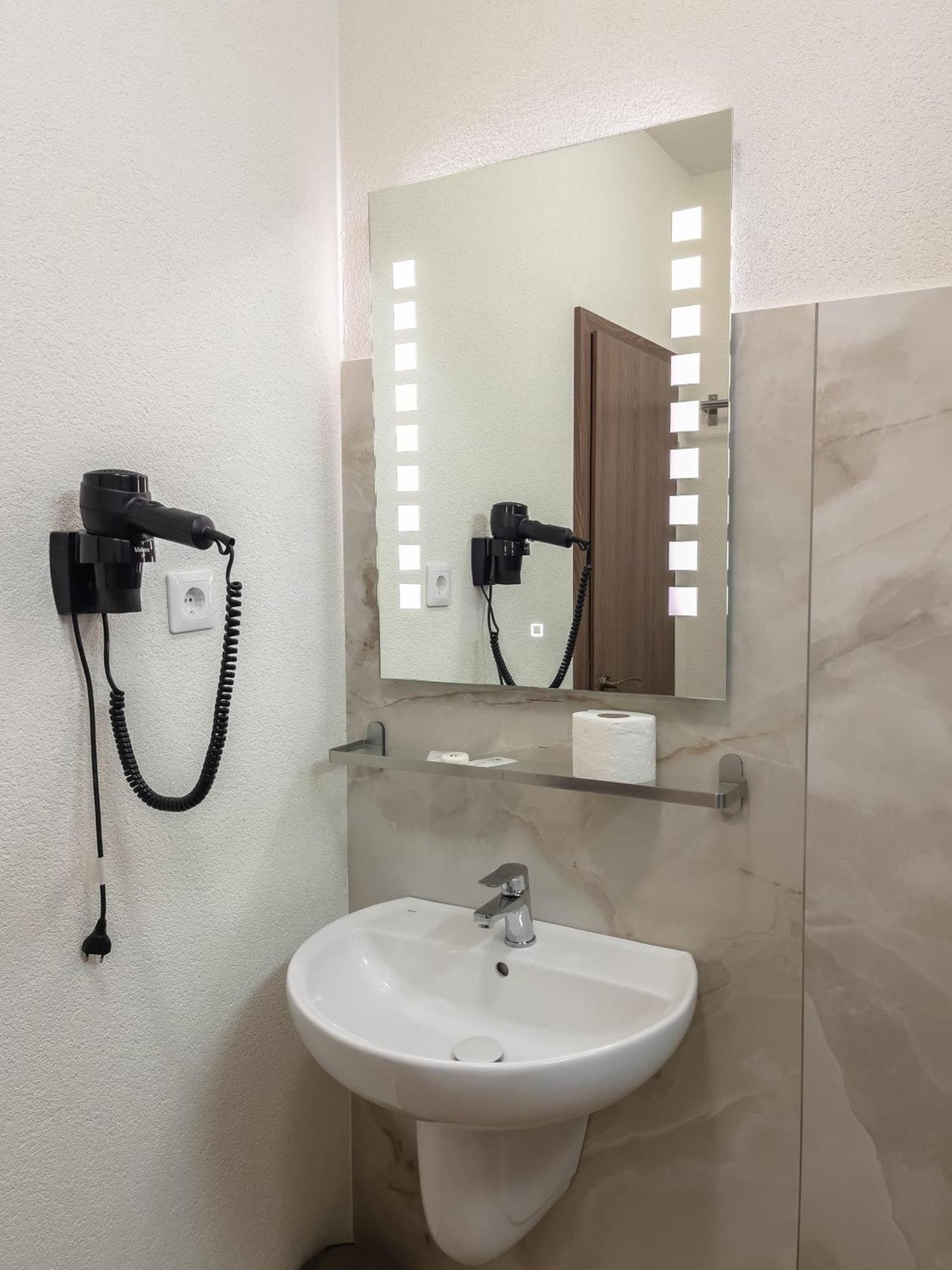 Hotel Eden Sibiu Ngoại thất bức ảnh
