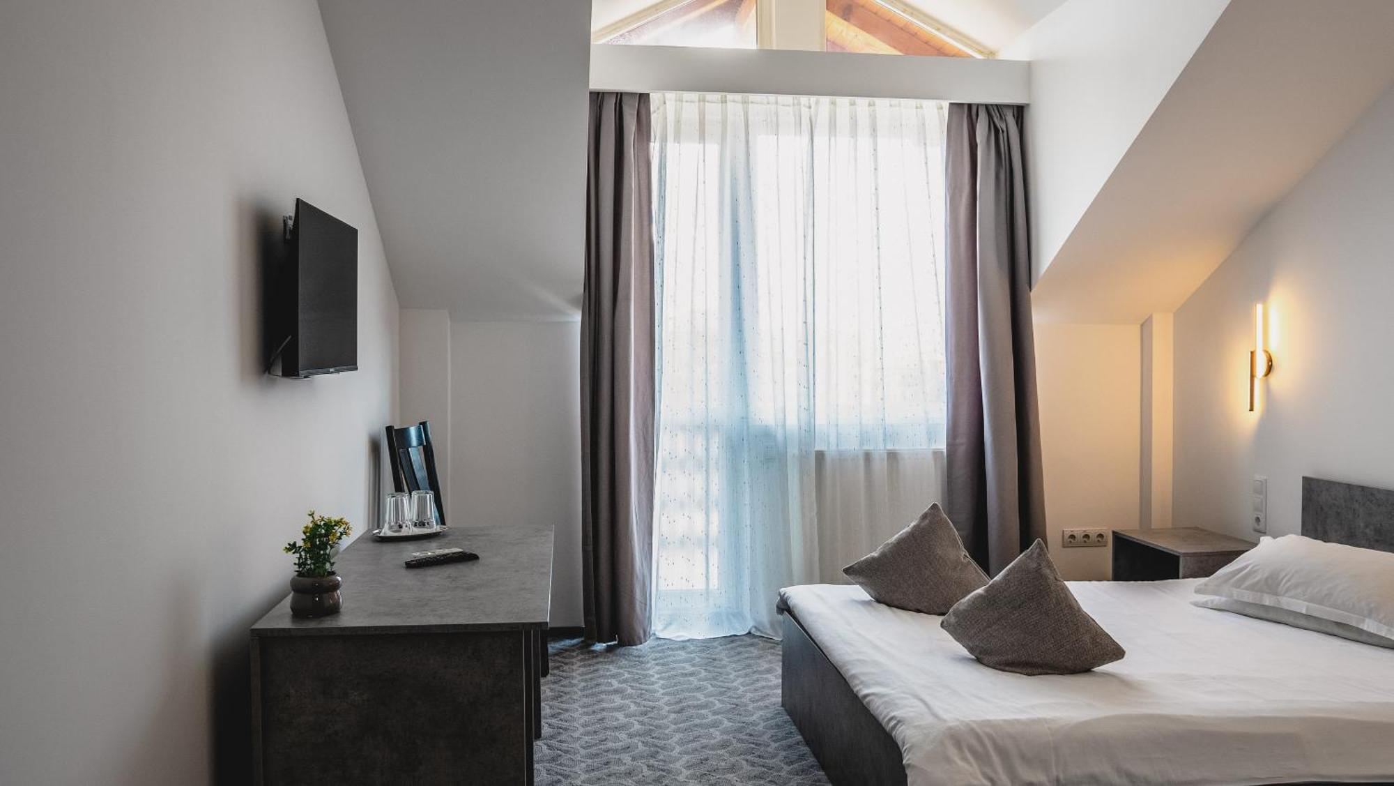 Hotel Eden Sibiu Ngoại thất bức ảnh