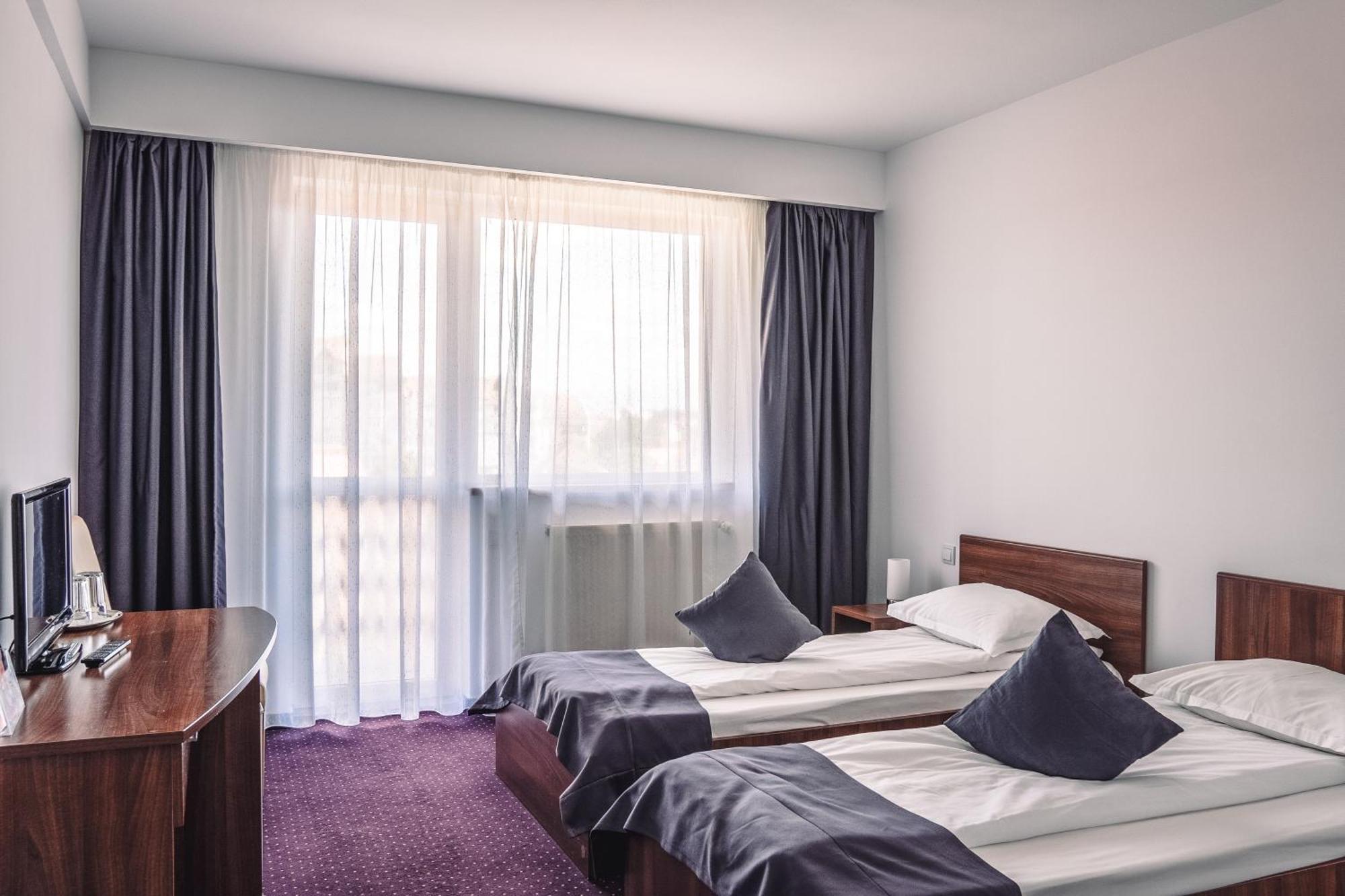 Hotel Eden Sibiu Ngoại thất bức ảnh
