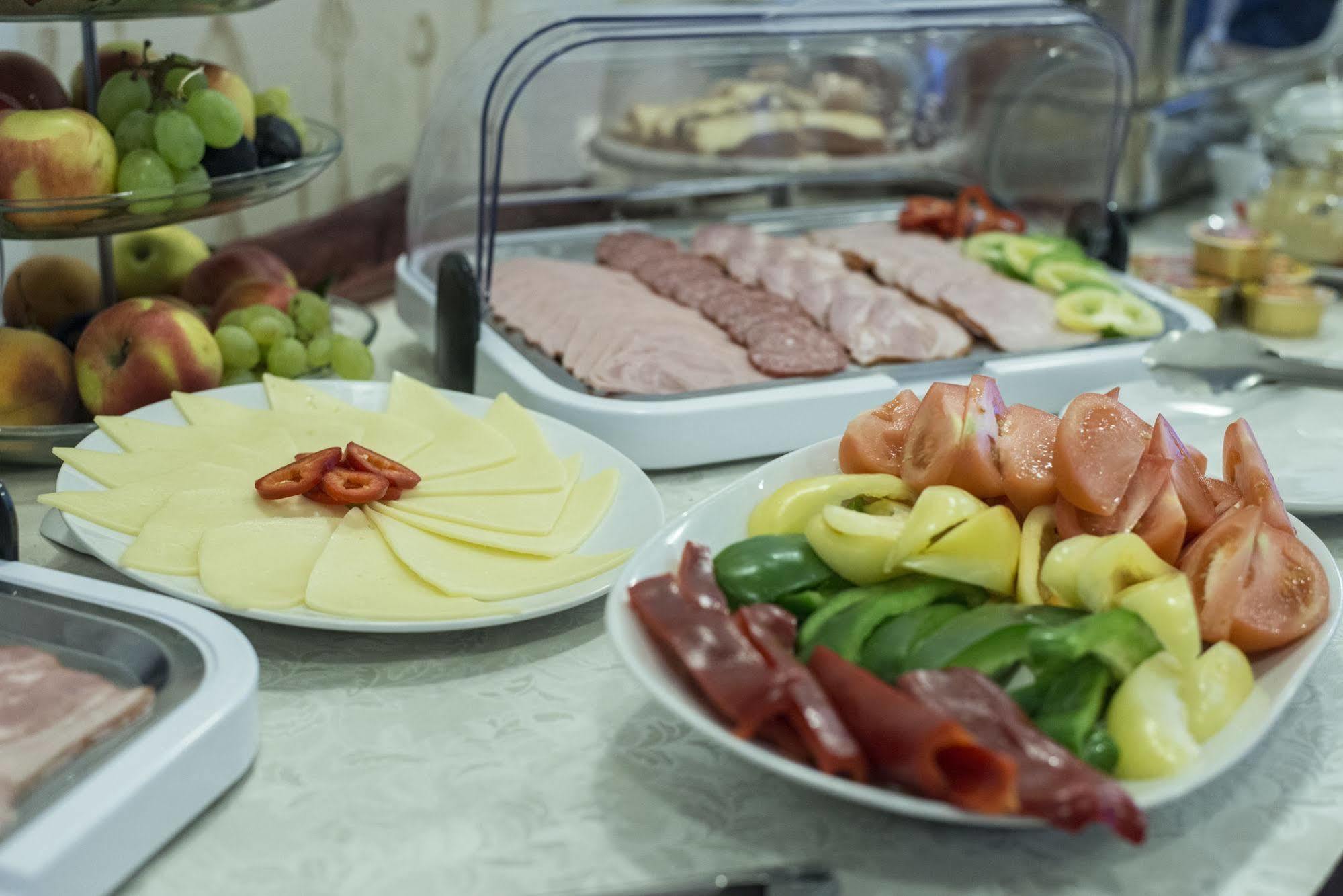Hotel Eden Sibiu Ngoại thất bức ảnh